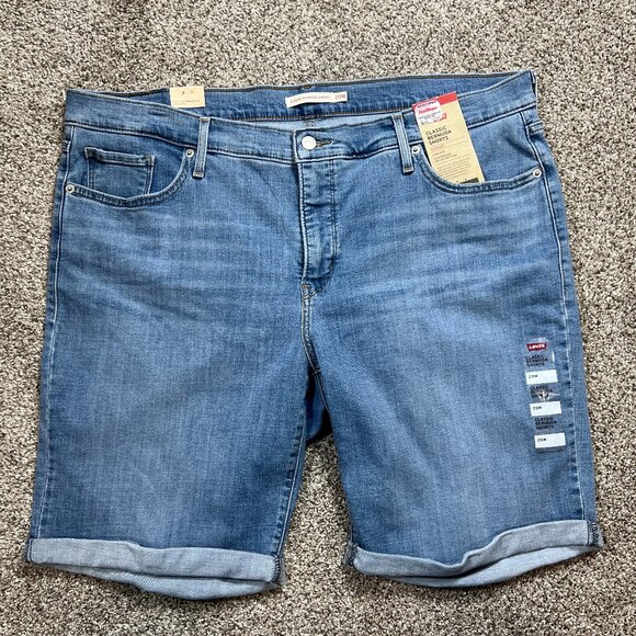 Levi's Classic Bermuda Shorts Womens 20W Mid Rise Medium Wash Cuffed Stretch